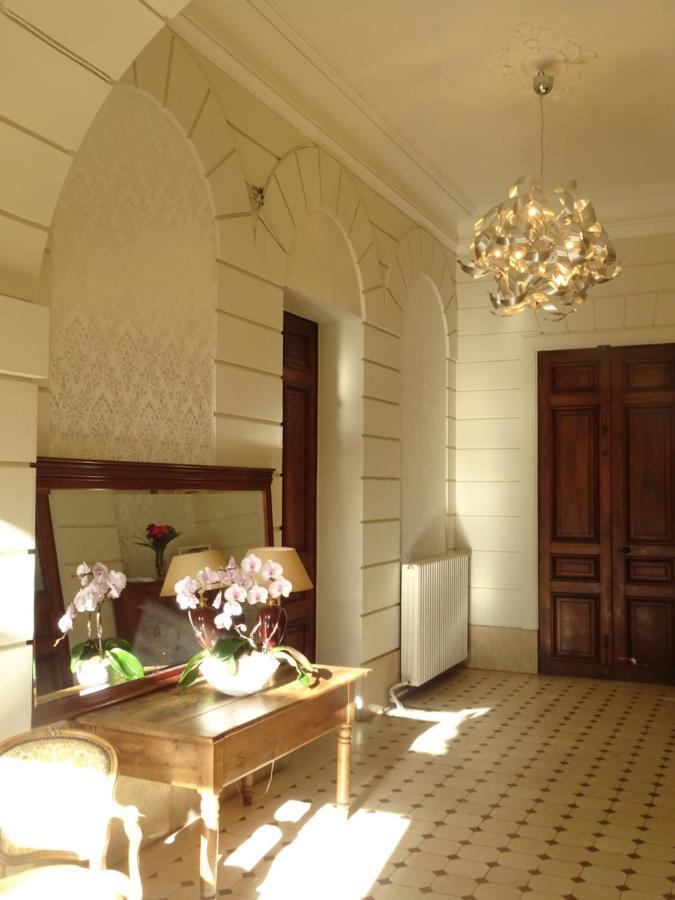 Le Chateau Des Arenes *